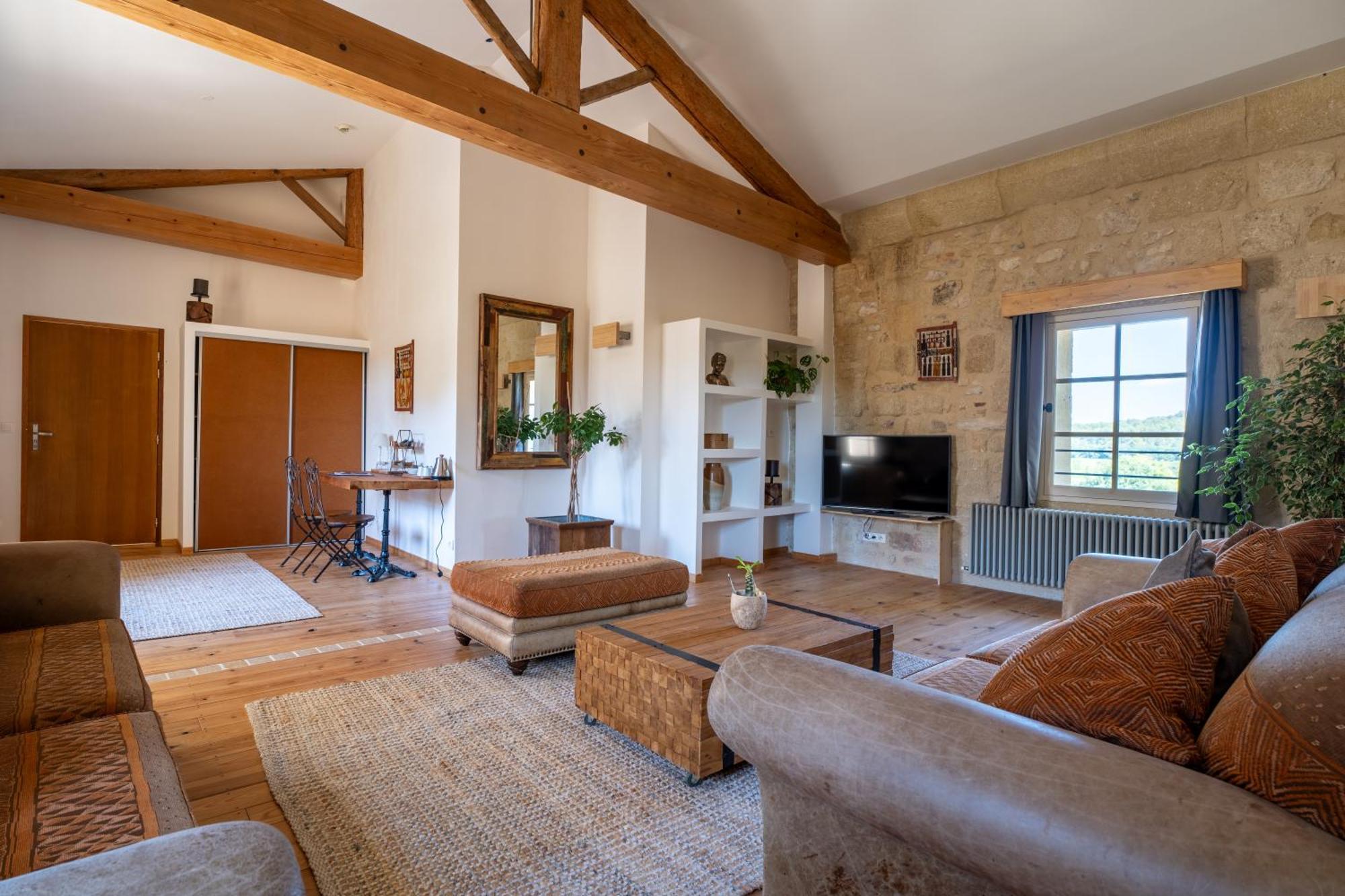 Chateau De Pondres 4*