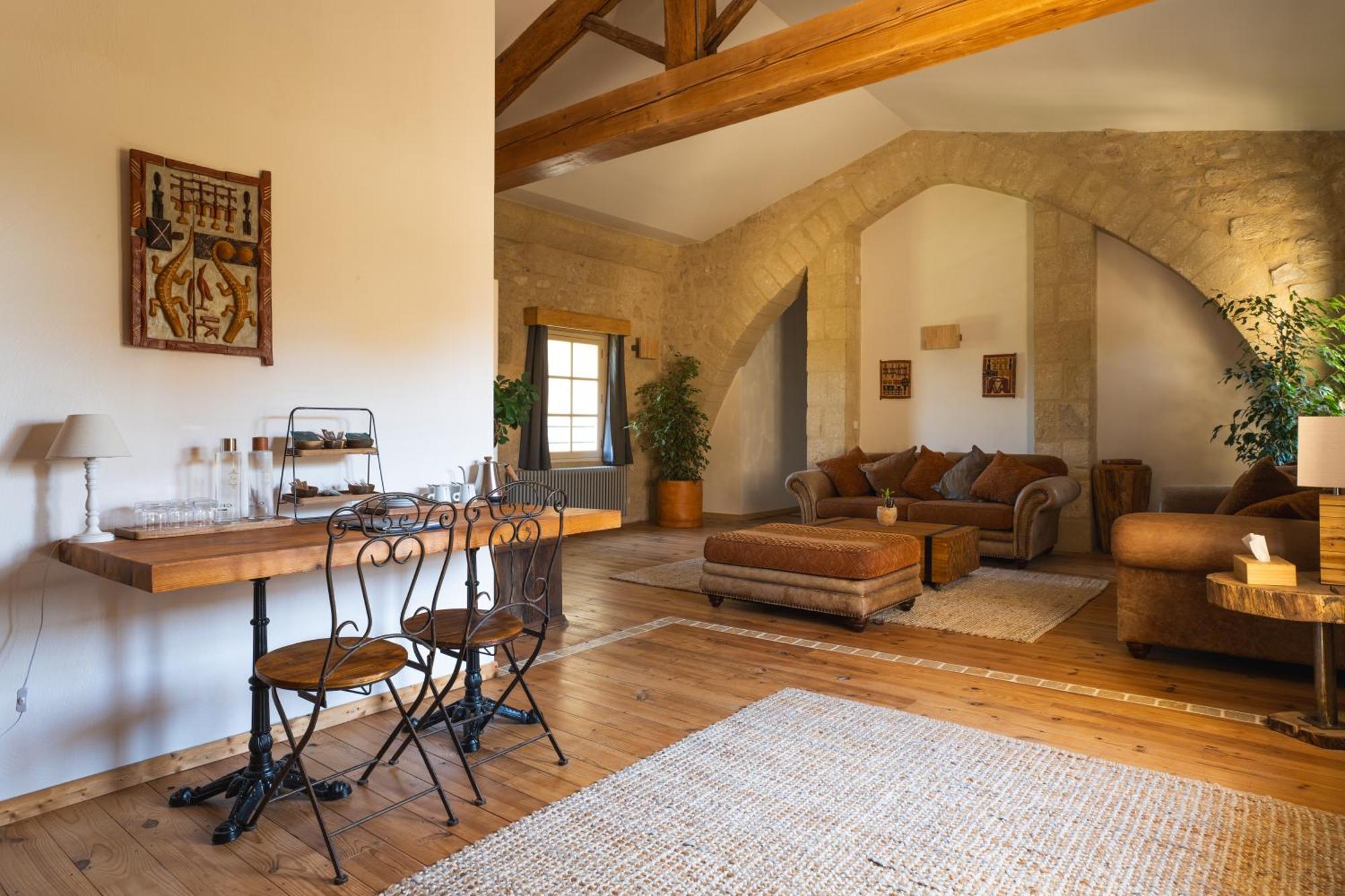 Chateau De Pondres