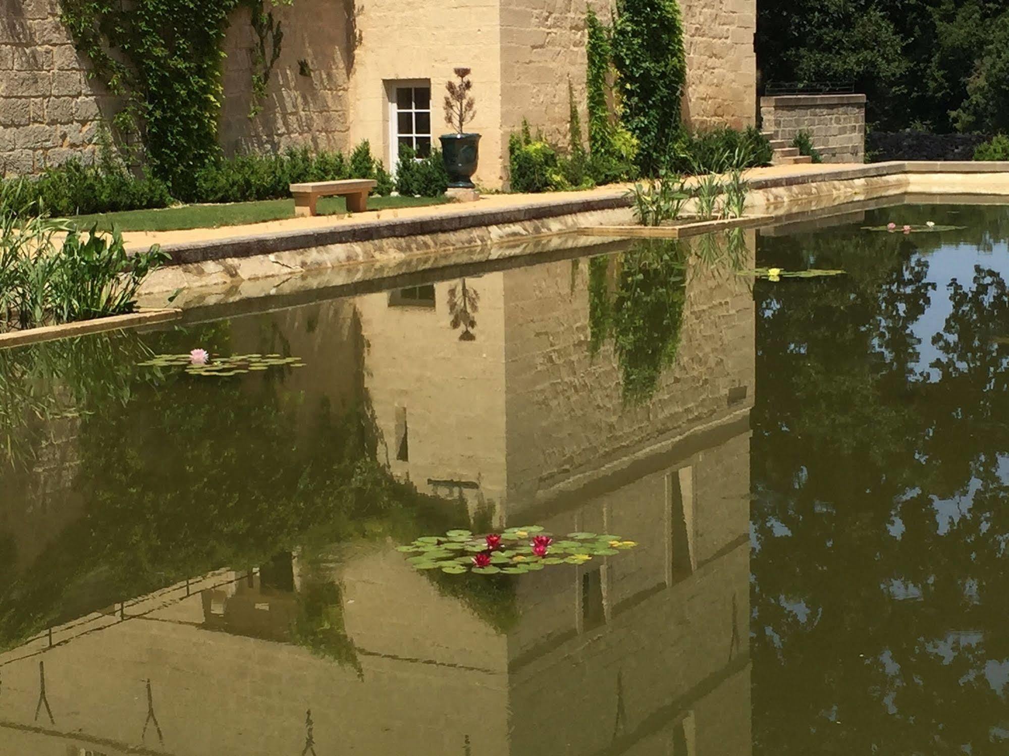 Chateau De Pondres Hotel